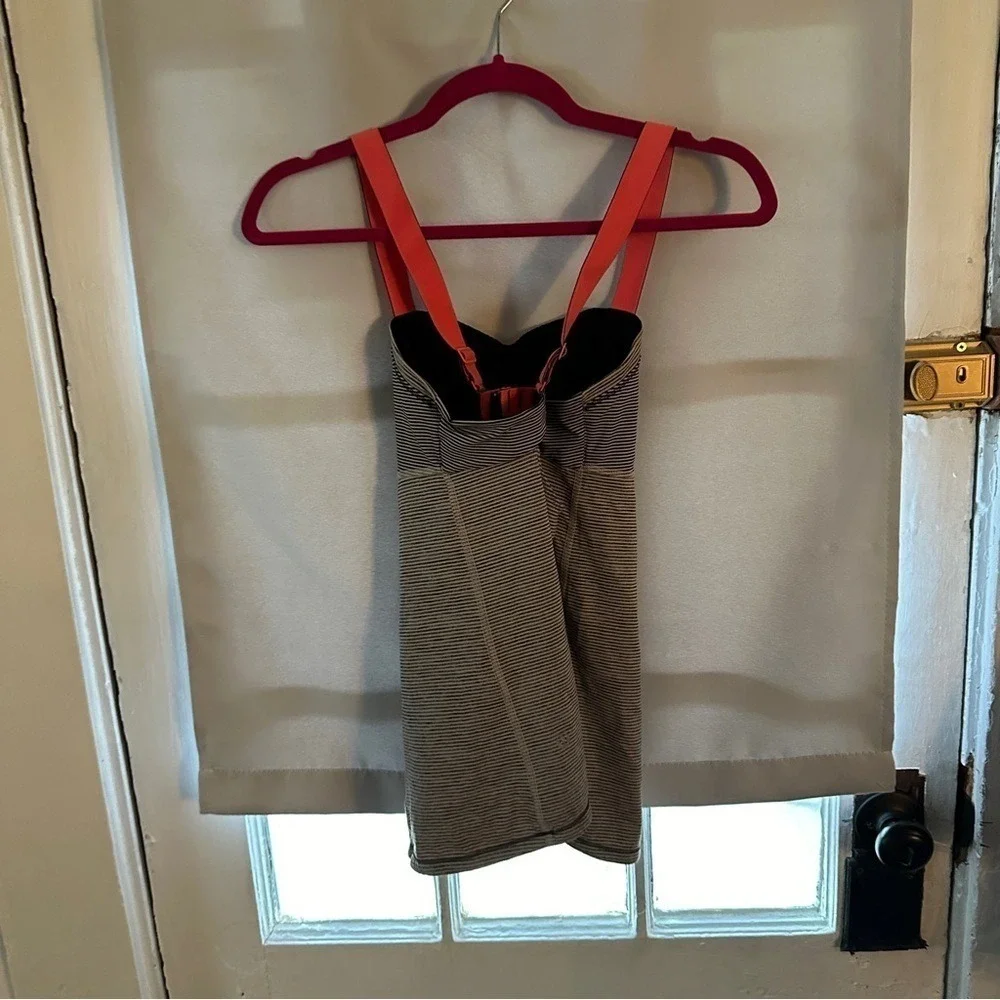 Lululemon Catch‎ Me Tank size 2 Tonka Stripe Cashew Black